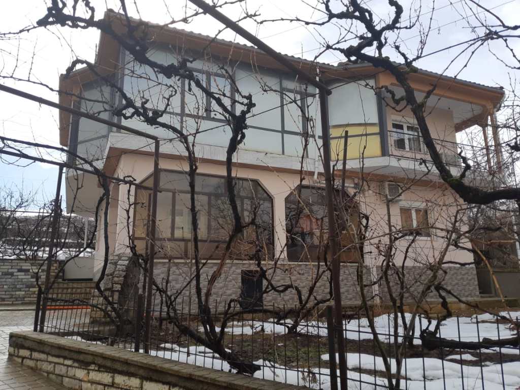 Fondacioni Kenedi mendon për fëmijët e Maliqit Korcafemijet