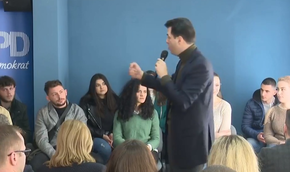 Basha para studentëve të Shkodrës, bën të ditur vendimin e rëndësishëm të PD-së basha me studentet