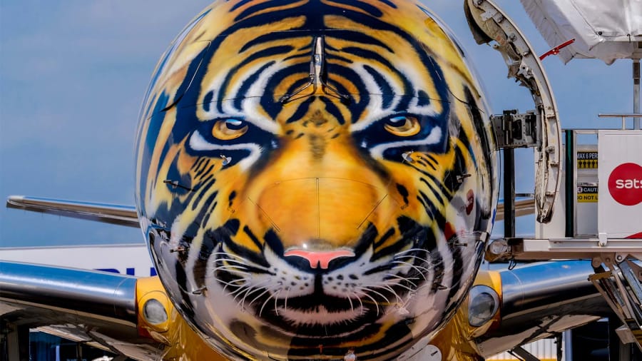 http 2F2Fcdn.cnn .com2Fcnnnext2Fdam2Fassets2F181116105028 singapore airshow profit hunter 40