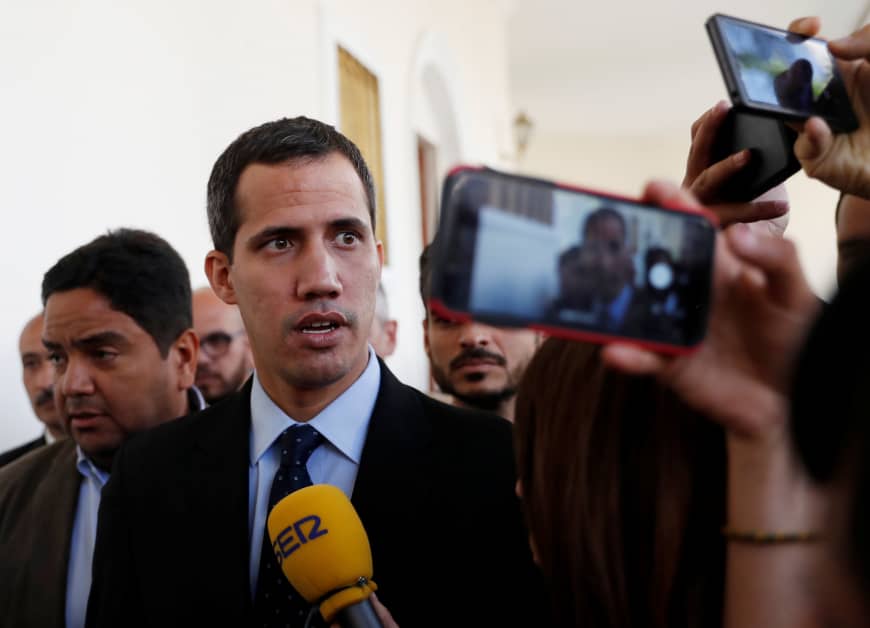 Guaido nuk lejohet të dalë nga Venezuela, gjykata i bllokon llogaritë bankare juan guaido