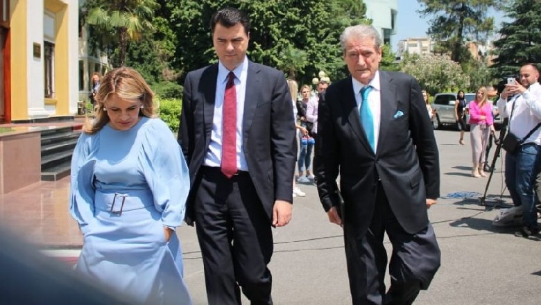 Kartat e djegura të 16 shkurtit