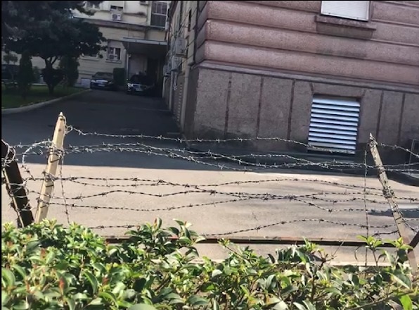 Basha e Kryemadhi futen në kryesi, dorëzojnë dorëheqjen e deputetëve 1550742916 metelaaa