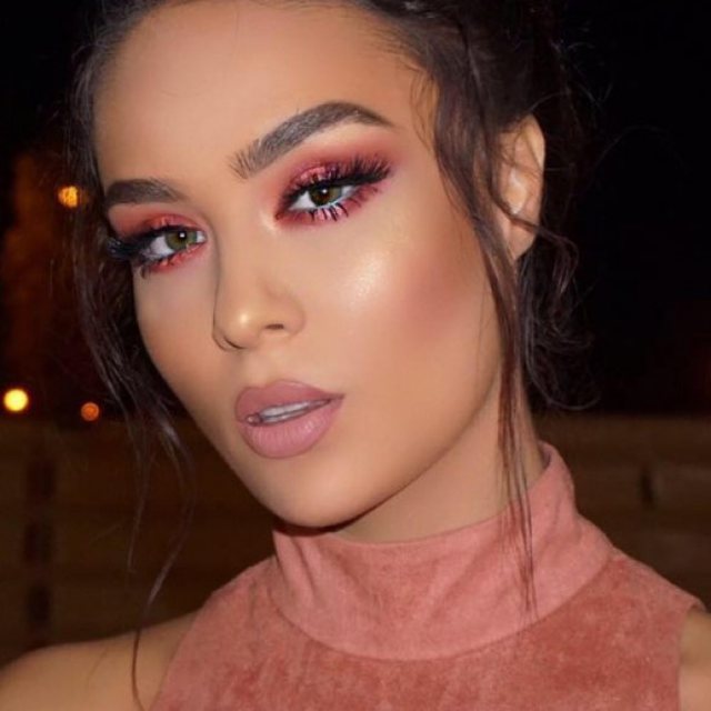 Adelina Berisha imiton Xhensilën dhe ngjashmëria do t’ju lë gojë hapur 2 640 0 5c6ab76b20439