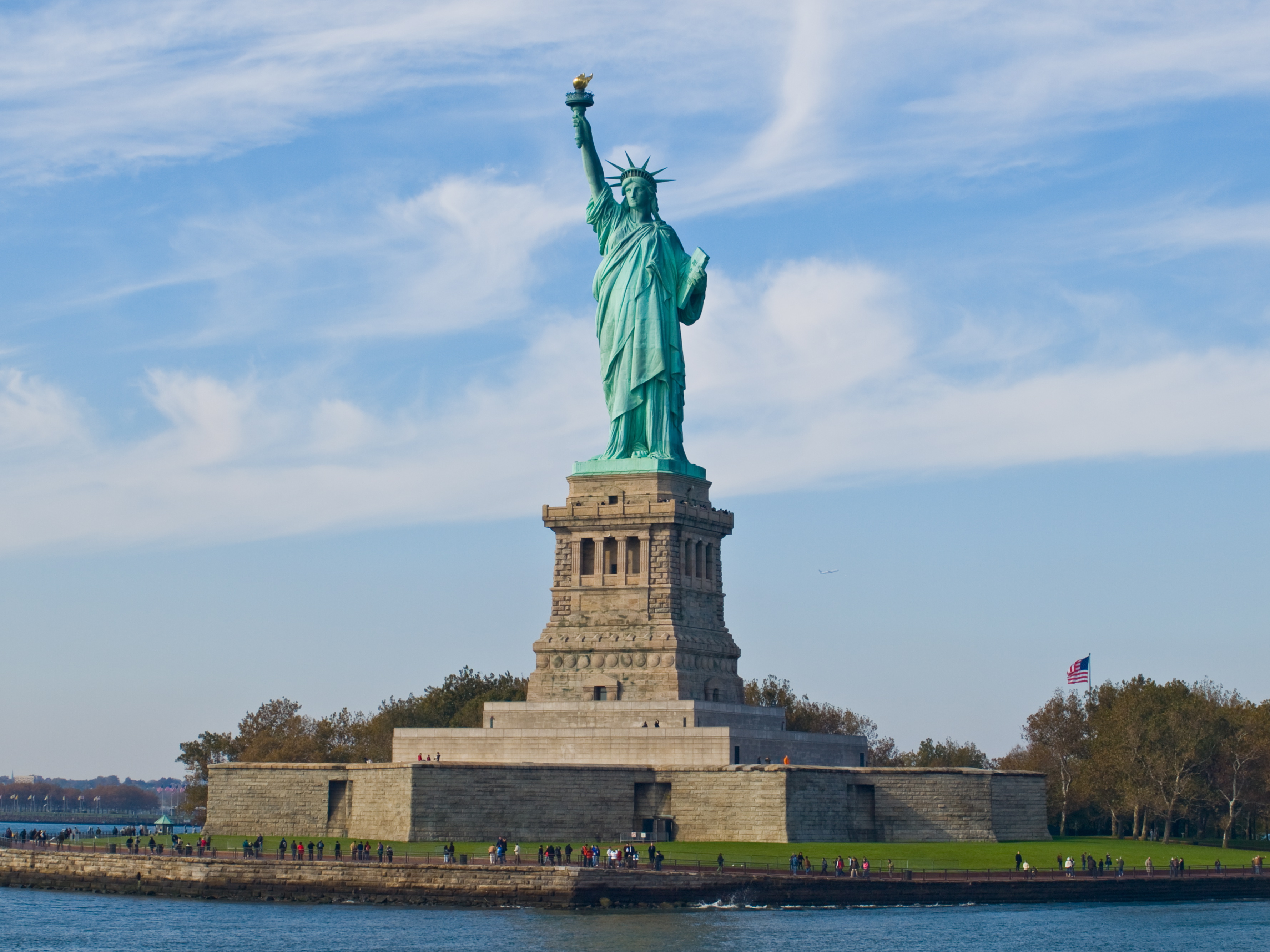 Zbulohet letra e studentëve shqiptarë të Romës për Presidentin e SHBA Statue of Liberty NY