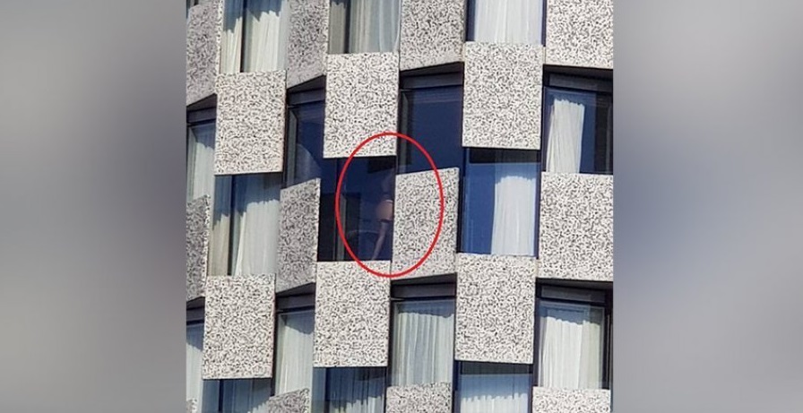 Zbulohet kush është vajza që u fotografua me të brendshme dhe bëri xhiron e rrjetit auto emi111551131519