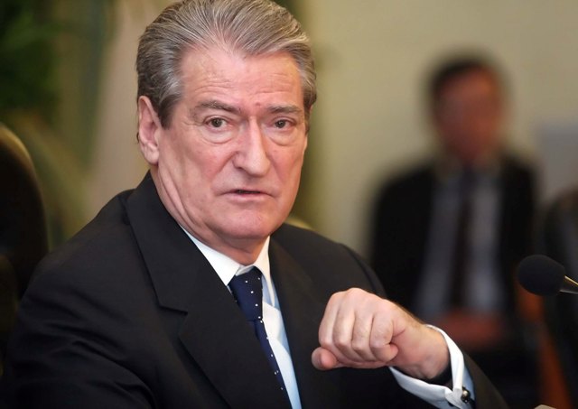 Deklarata e Berishës kur ishte kryeministër: Rama le të shtrihet përdhe, të bëjë ç’të dojë, unë zgjedhjet do t’i bëj berisha 6