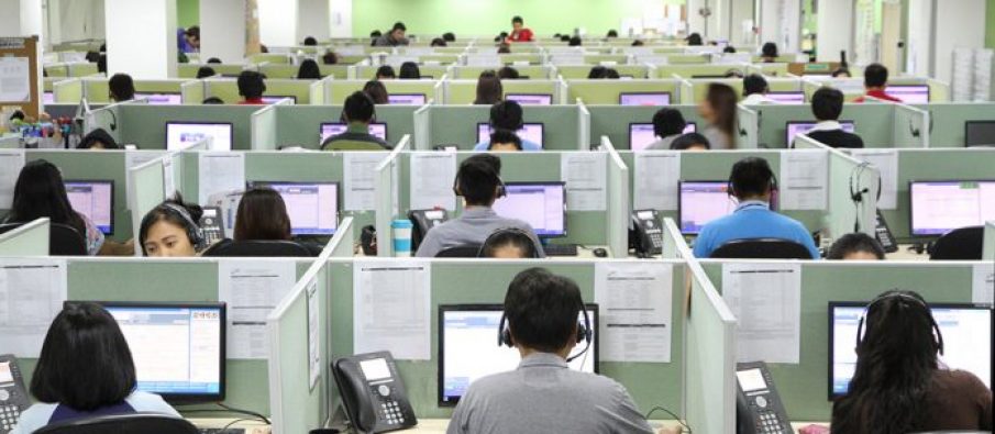 Call center, sa profesion i vështirë, operatorët te psikologu call center