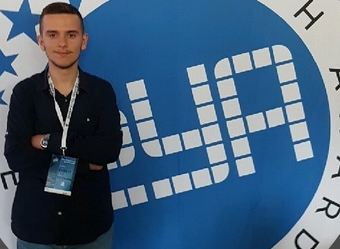 “Ideja lindi nga biseda mes miqsh”, 20-vjeçari shqiptar krijon aplikacionin për filmat 1 endrit rushitiii