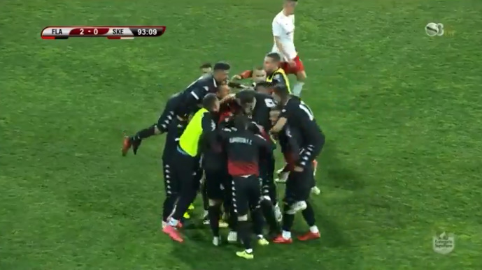 VIDEO/ Flamurtari triumfon ndaj Skënderbeut, Oto Xhon “djeg” korçarët flamurtari