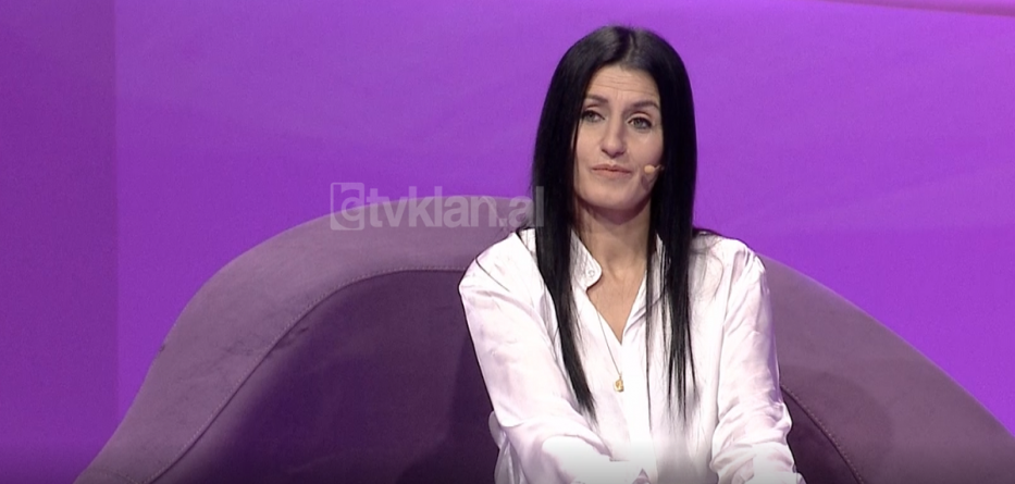 Historia që tronditi publikun, 15 vjet dhunë e vuajtje, prindërit-vajzës: Fale, ose për ne je e vdekur gruaja te klan 1
