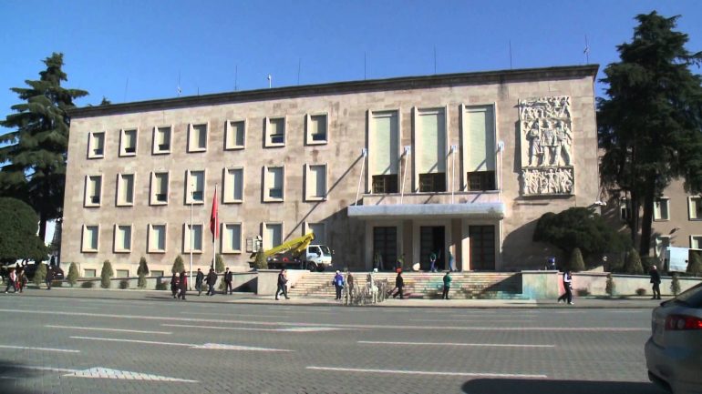 Opozita djeg mandatet, zbulohet lëvizja e ambasadorëve të BE e SHBA keshilli i ministrave
