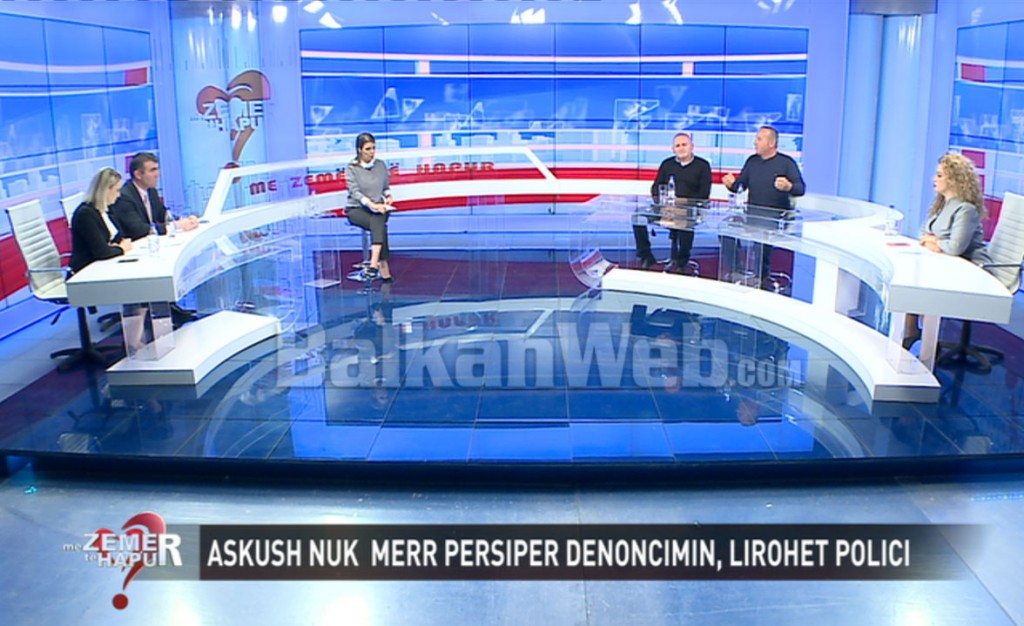 Video intime/ Gruaja e policit telefonon live: Reagimin më të fortë e patën vajzat, unë… polici ne emision