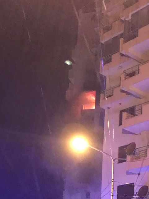 Zjarr në një pallat në Durrës, banorët asfiksohen nga tymi 1 zjarr pallati