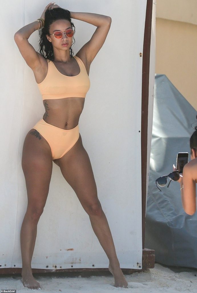10840208 6795717 A 10 on any day The 34 year old Basketball Wives star was seen i a 10 1552320652942 691x1024 1
