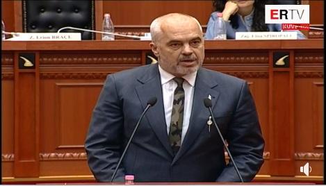 Rama surprizon me kollaren ndërkohë që Basha protestonte jashtë 1 381994 1