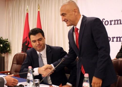 Kriza politike/ Basha takim konfidencial me Metën. Bisedë kokë më kokë për… Meta Basha