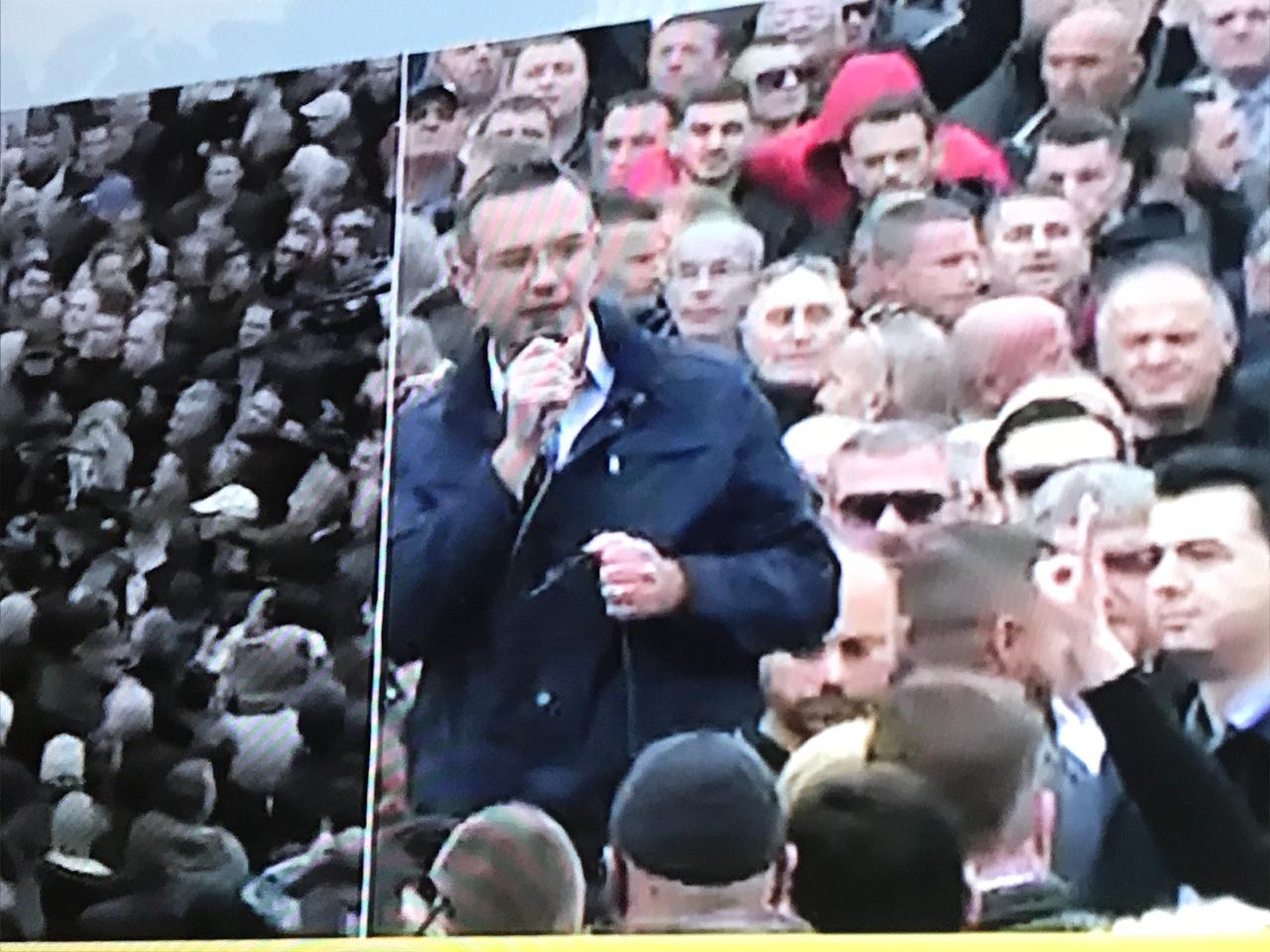 I përfolur si kandidat për Bashkinë e Tiranës, Basha rikthen Gert Bogdanin në protestë gert bogdani