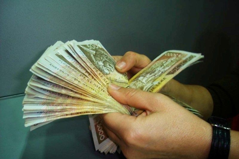 Hyn në fuqi udhëzimi, ndryshon tatimi për pagat. Sa taksë do të paguhet për rrogat paga