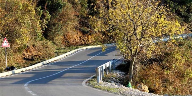 Edhe fshatrat do t’i kenë rrugët e shtëpitë me adresa rruge rurale dytesore min