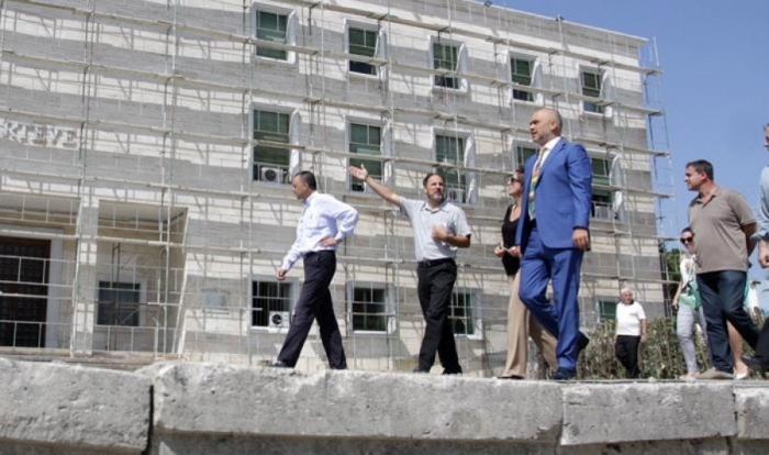 Zv.ministrit të Ramës i vjedhin FB: Maskarallëk, iku dhe një copë gjelbërimi në Tiranë shkreli rama