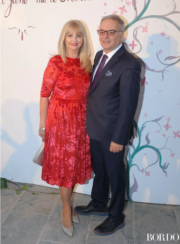 Fotot/ Personazhet e veshur thuajse njësoj te eventi i “Geraldina Sposa” 5 5 3