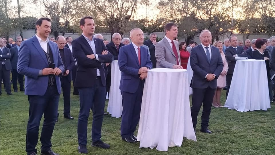 Bamir Topi bën bashkë Metën dhe Veliajn: Bëra mirë që u largova nga Presidenca, njeriu ka nevojë të detoksifikohet 52c8eb41 0f91 4c9d 8490 b6d705106249
