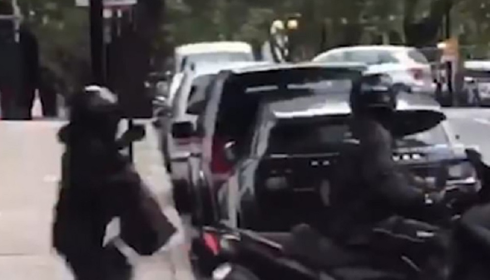 Dy shqiptarë ‘kapin’ grabitësit e argjendarisë në Londër 5ce522de25357shqiptaret ne londer kapin grabitesin e argjendarise 2