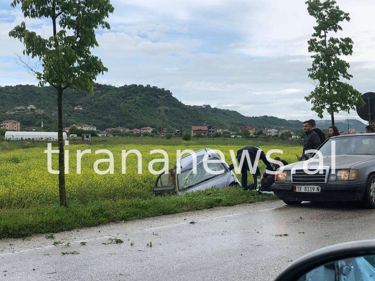 Aksident në aksin Rinas-Tiranë, mjeti humb kontrollin dhe përfundon në kanal 9f6b368b c4d7 4f66 8653 e15a5ffbbfb4