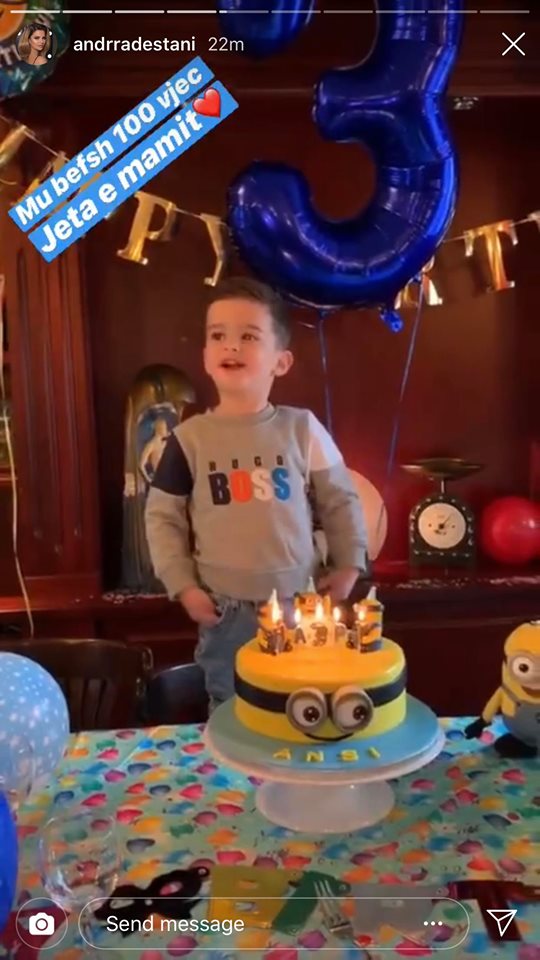Djali i Sinan Hoxhës dhe Andrra Destanit ka ditëlindjen, ja pamjet nga festa! 1 Andra4