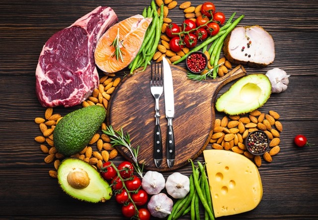 Dieta “Keto”, të dobësohesh duke ngrënë yndyrna Dieta 1