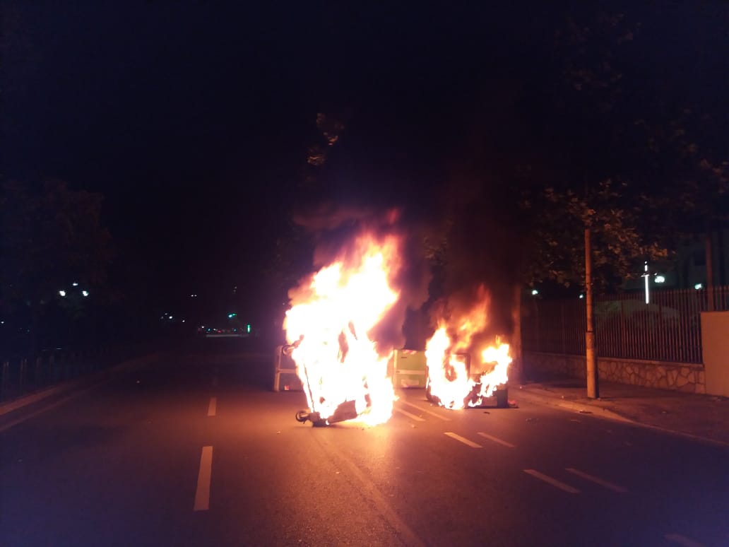Djegjen kazanet e plehrave111