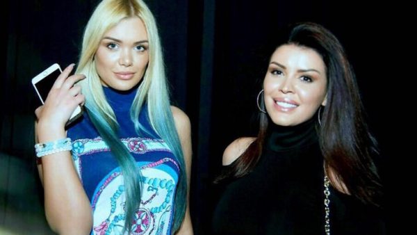 Greta dhe Eni Koçi festë të madhe në familjen e tyre, nuk mungon dhe Genc Prelvukaj Greta dhe Eni