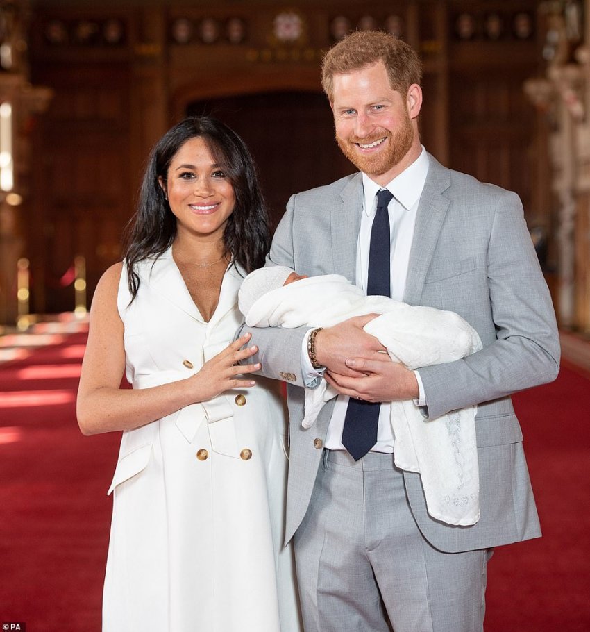 Ja çfarë tregon gjuha e trupit për Meghan Markle dhe Kate Middleton! 1 Meghan 1 1