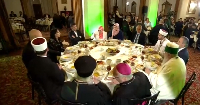 Rama shtron iftar në Pallatin e Brigadave për Natën e Kadrit Rama 2