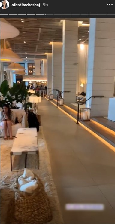 Afërdita Dreshaj dhe bashkëshorti vizitojnë vendin ku kurorëzuan dashurinë e tyre 3 Screenshot 20 6