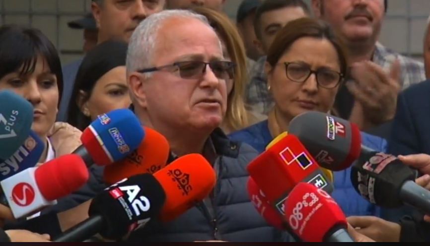 Gjykata vendos “detyrim paraqitje” për ish-deputetin, Spaho: Kjo manovër nuk e shpëton Ramën Spaho
