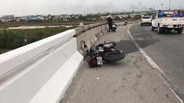 Elbasan/ Humbi kontrollin e motoçikletës e doli nga rruga, plagoset 45-vjeçari aksident elbasan