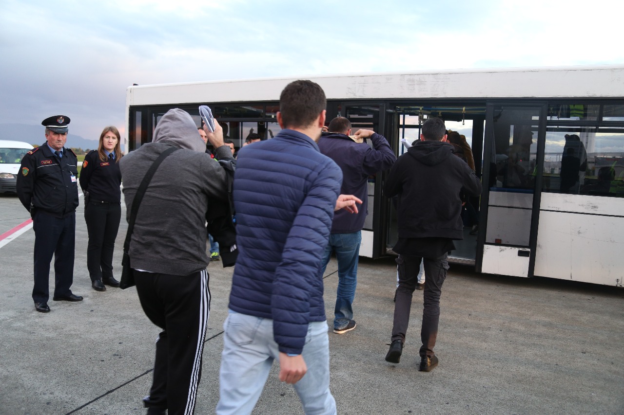 Alarmi, azilantët po mbartin në Shqipëri edhe sëmundjen ngjitëse azili 1
