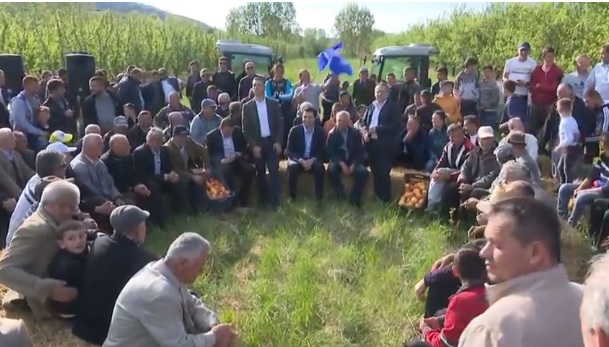 VIDEO/ Demokrati debaton me Bashën: Ke shumë edukatë dhe je i butë, ndaj njerëzit të gënjejnë kaq kollaj basha