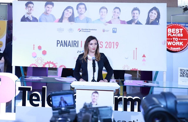 VIDEO/ Gafa e zv.ministres së Arsimit bëhet virale: Atë që do korrni, do e mbillni… bc129464 4102 4426 94d8 8bdcc7536704