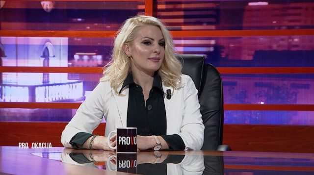 Deputetja kosovare zbulon politikanin shqiptar që pëlqen më shumë 12 duda