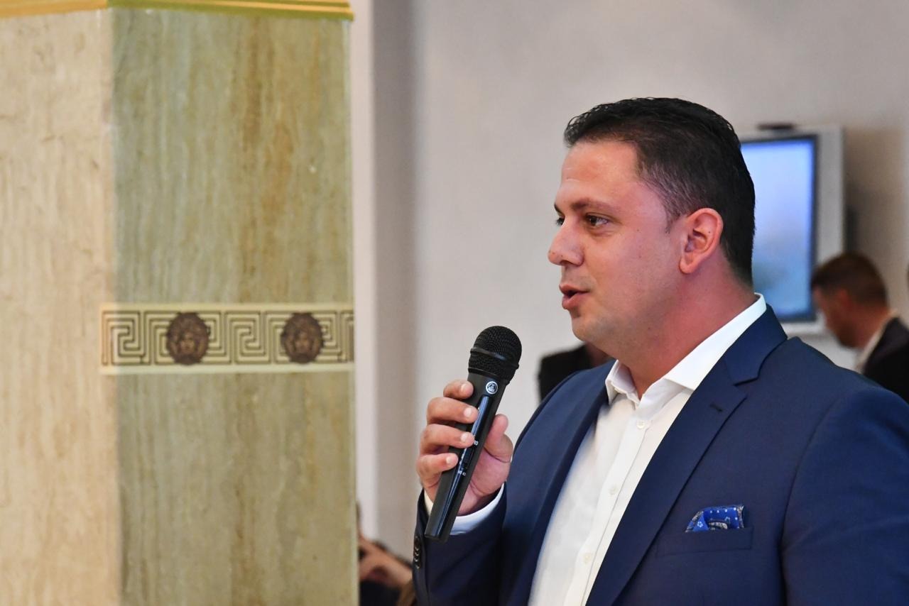 kandidatet tirane 1