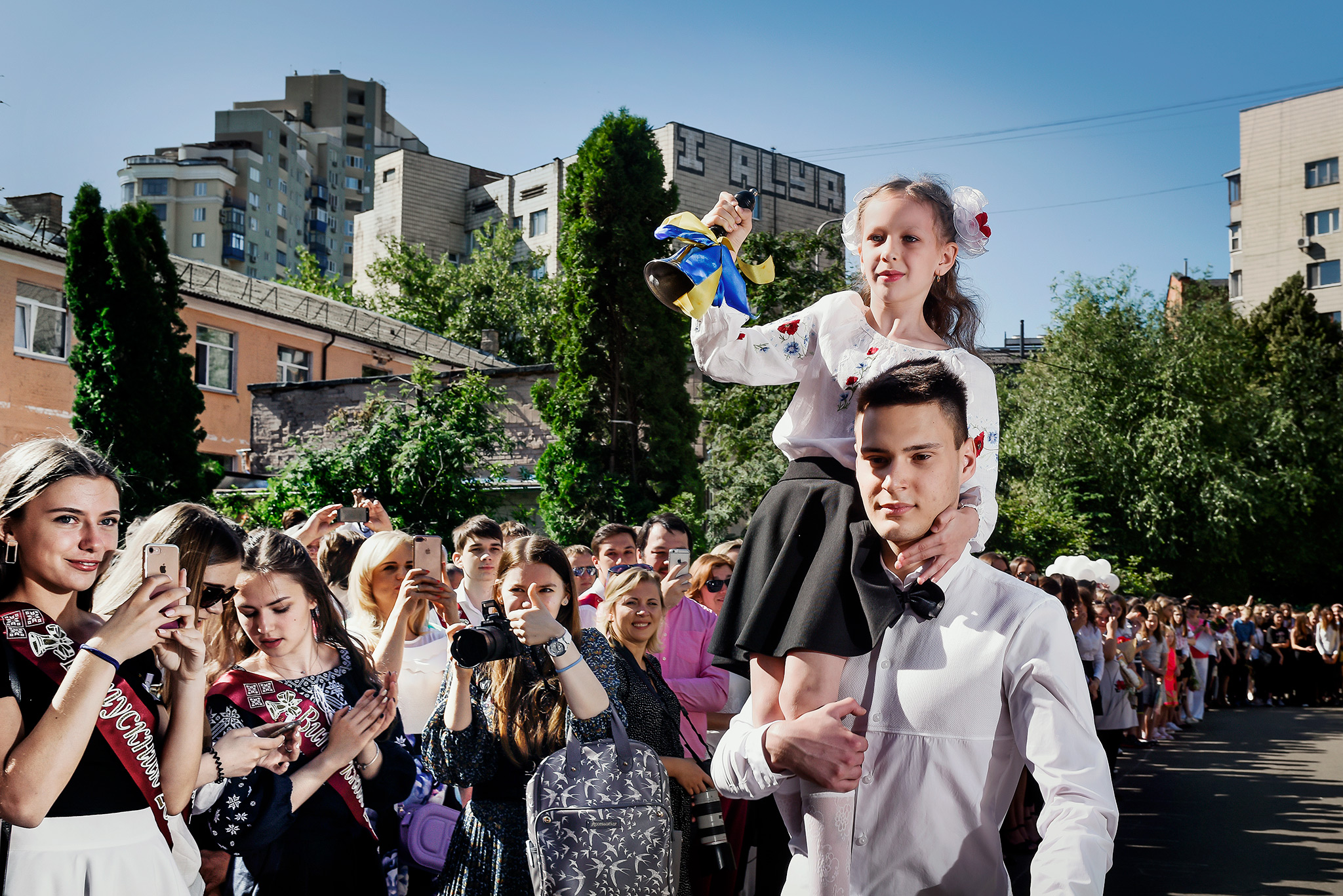 Si festohet fundi i maturës në ish-vendet sovjetike 8 matura 9