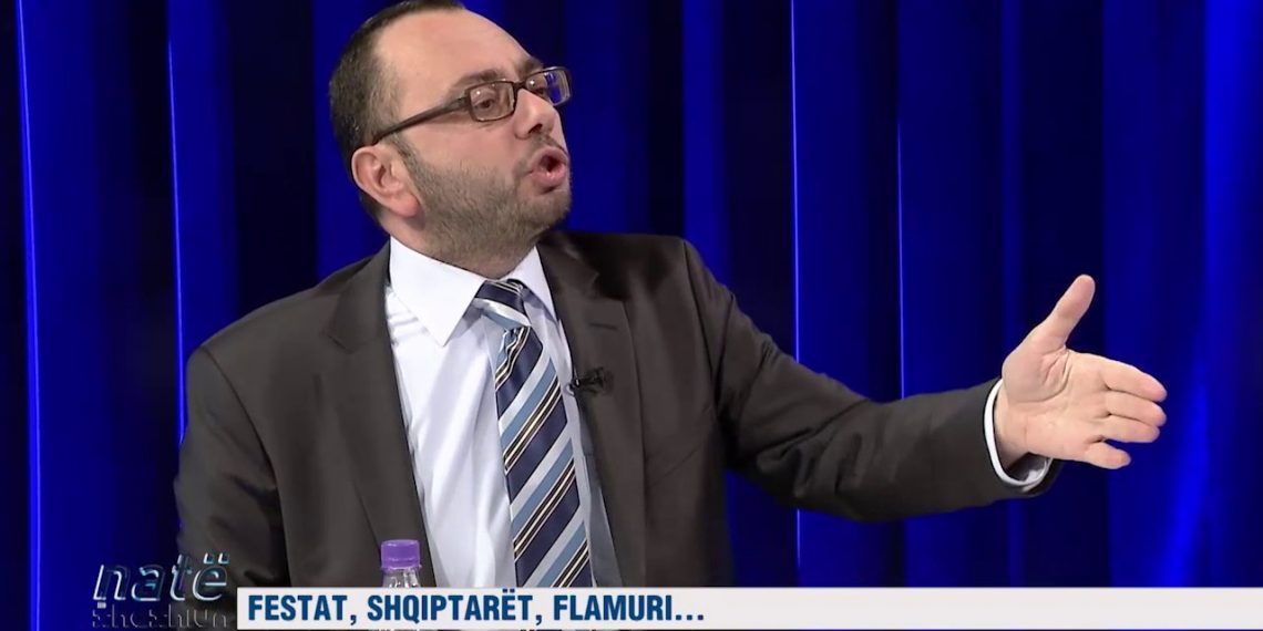 ‘Maskat’ i grabisin shtëpinë e babit, Erion Kristo ka një mesazh për Lleshajn maxresdefault 9