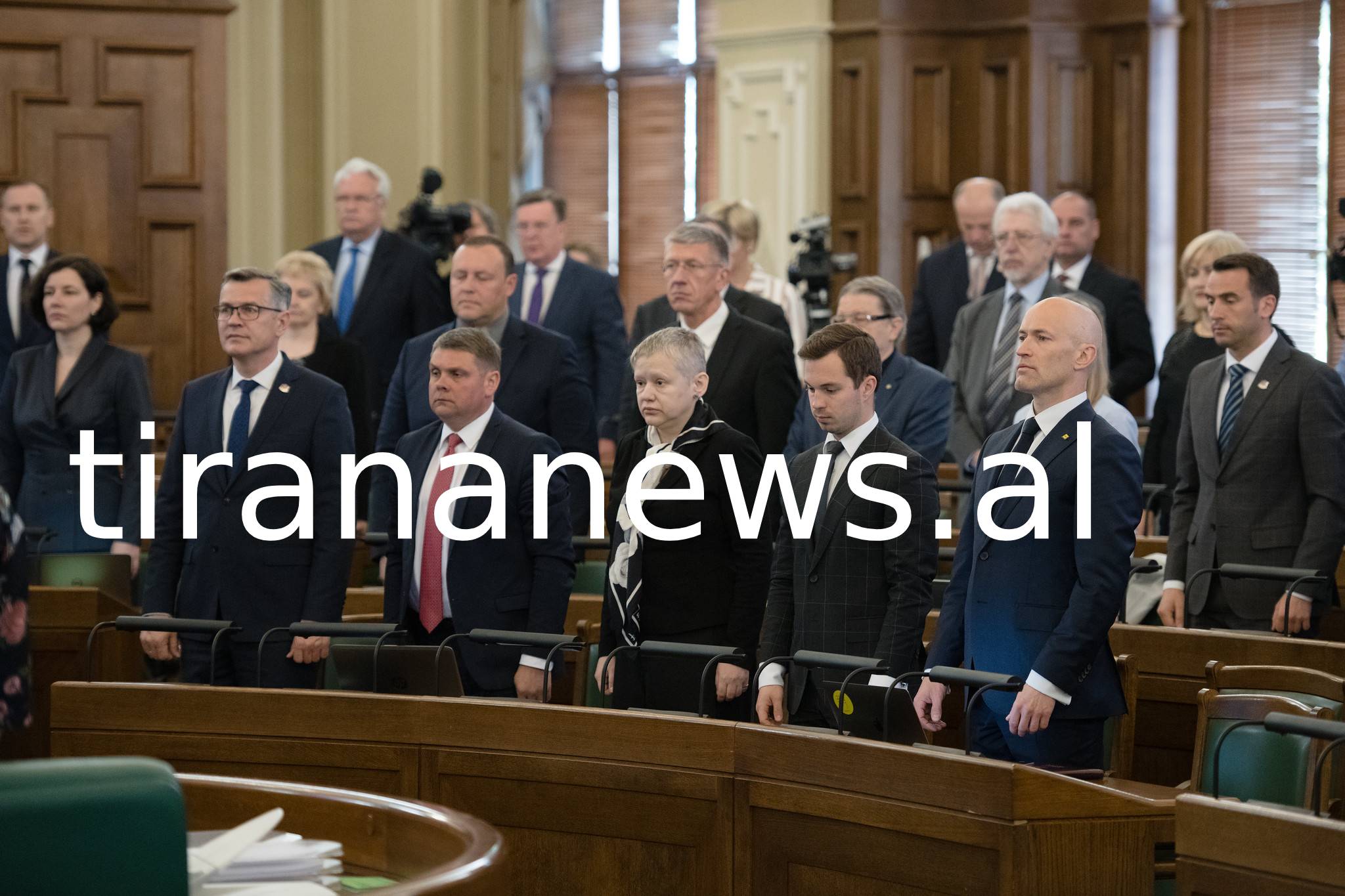 Parlamenti letonez mban 1 min heshtje për ushtaraken shqiptare parlamenti letonez 1