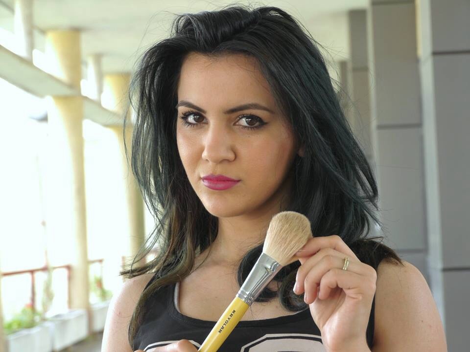Grimierja shqiptare rrëfen ngacmimin seksual nga regjisori: “Më hoqi emrin nga filmi” pranvera1