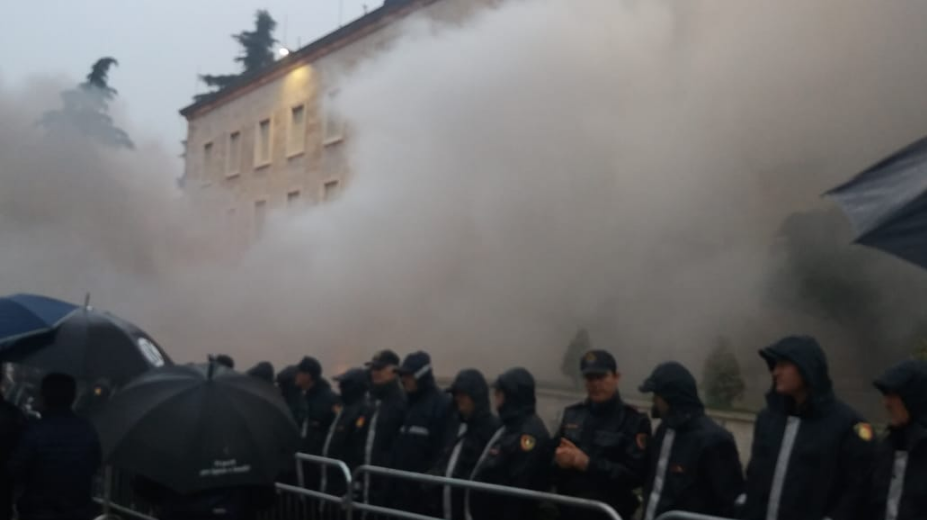 Tubimi i opozitës, jepet masa e sigurisë për 50 protestues, ja çfarë vendosi gjykata protesta 13 maj