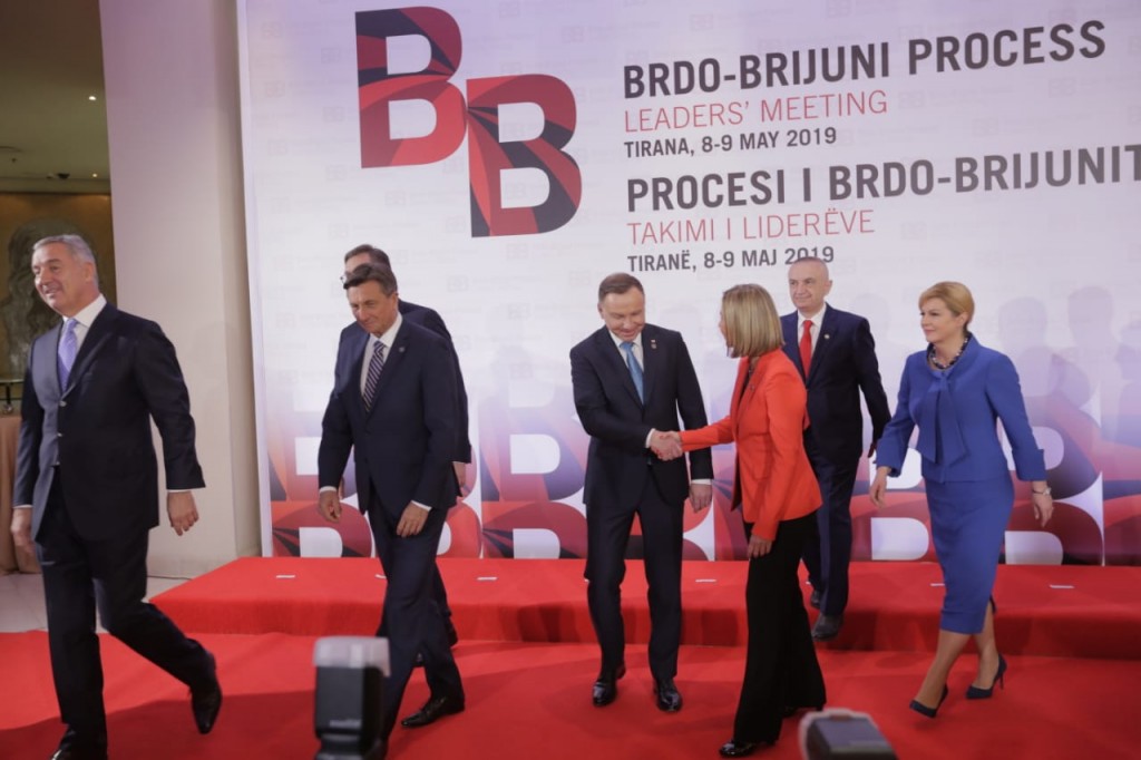 Ç’ndodhi në Samitin në Tiranë/ Nga shtrëngimi i duarve të Vuçiç me Thaçin, te takimi vëllazëror me… 6 samiti6