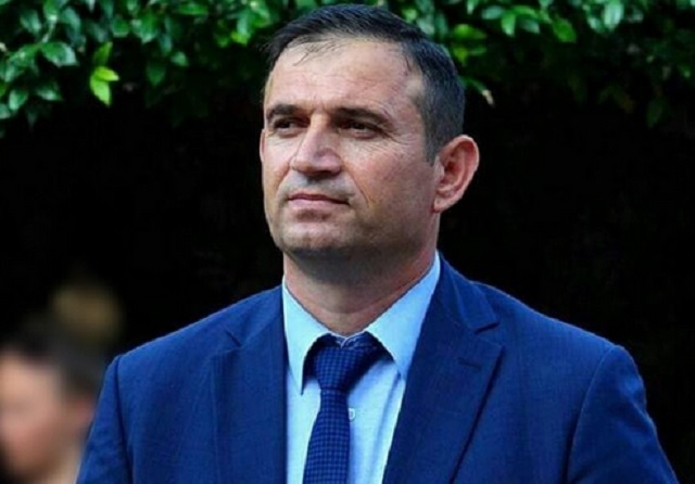 Elbasan, digjet qëllimisht makina e kreut të PS-së xhevahir p