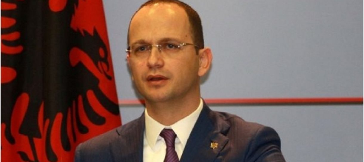 Shtyrja e negociatave, reagon ish- ministri Bushati: Keqardhje për vendet e BE që nuk mbajtën fjalën Buashti